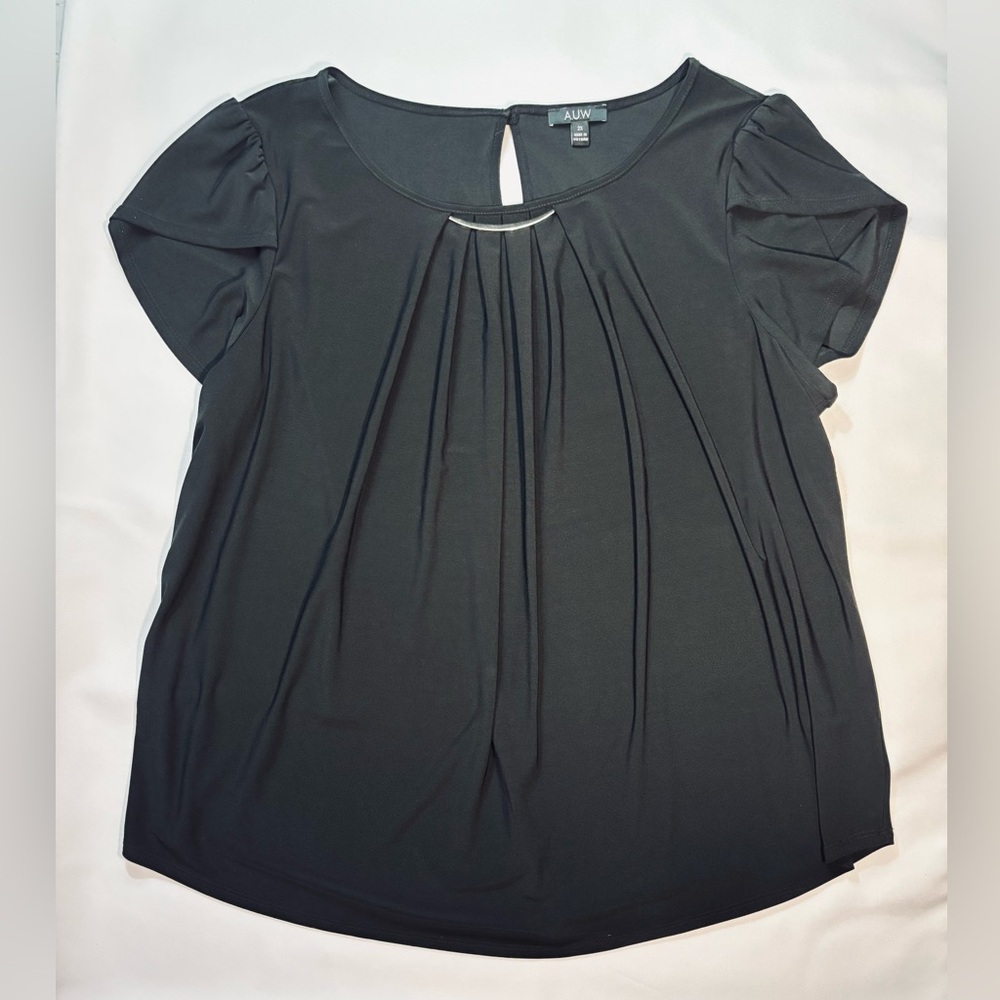 AUW Women's Size 2X Black Stretchy Short Steeved Blouse Flowy Fabric Like New